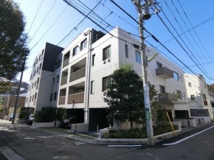 akahjcshdgfssfggswrg